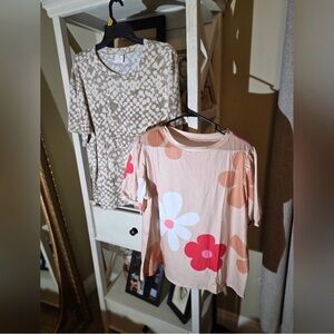 Women's 2 PC Tees Set... Floral And Animal... NWOT